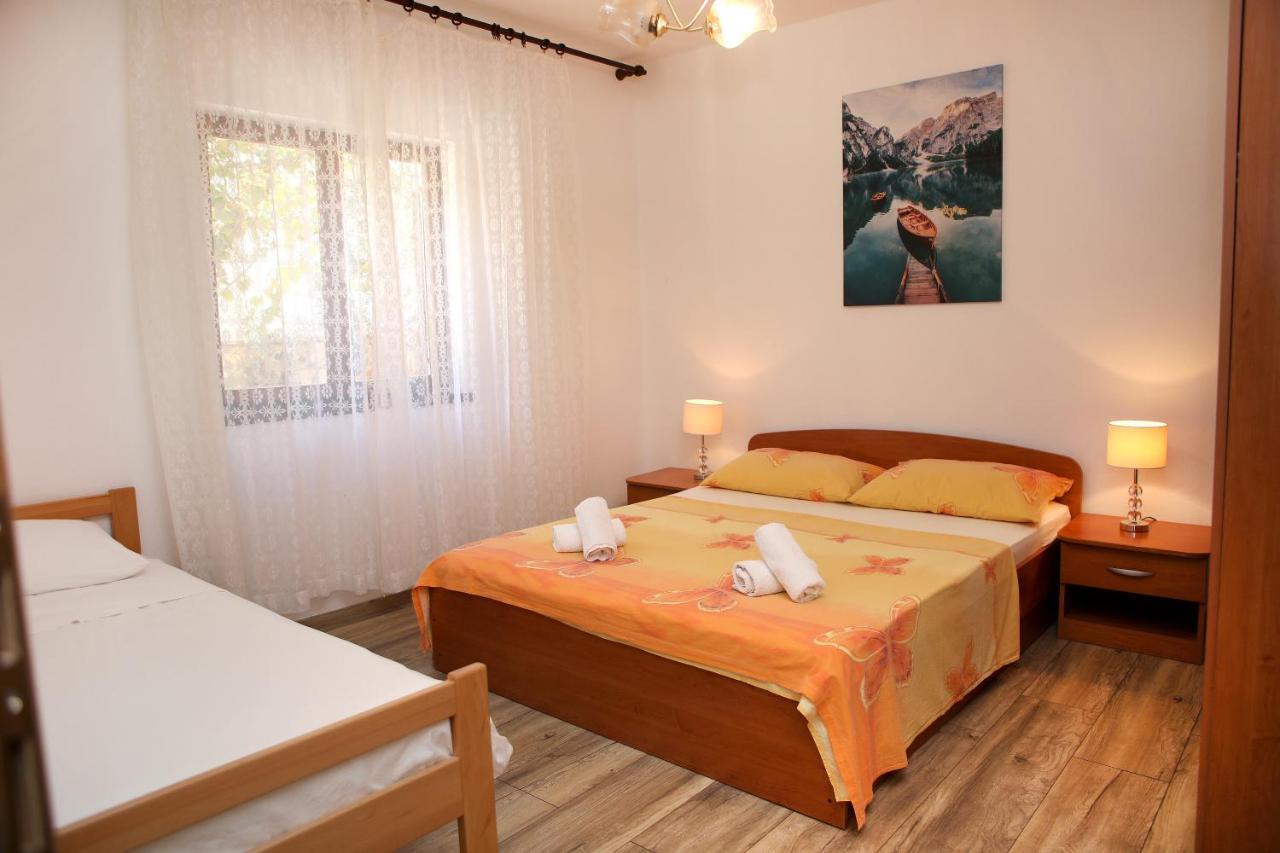 Apartman Gilan Сегет-Враница Экстерьер фото