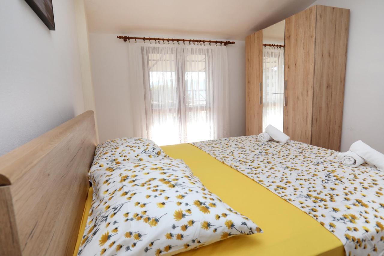 Apartman Gilan Сегет-Враница Экстерьер фото